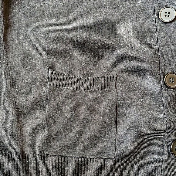 Black sweater - Picture 2 of 3